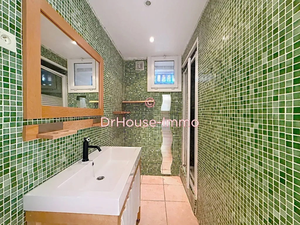 Vannitoad - 3-Bedroom Apartment with South View in Vitrolles