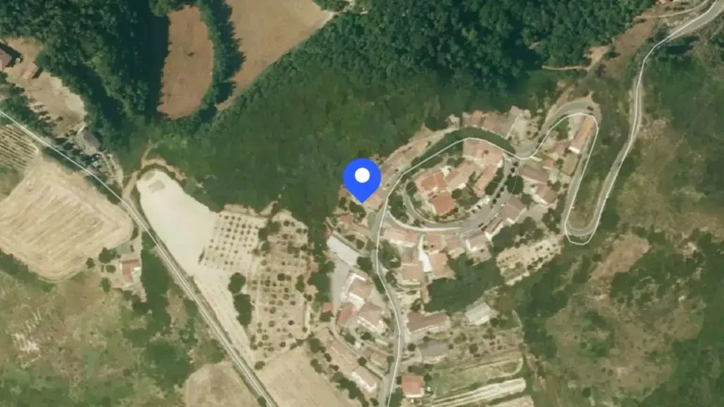 Three-Storey Apartment with Attic in Casasco