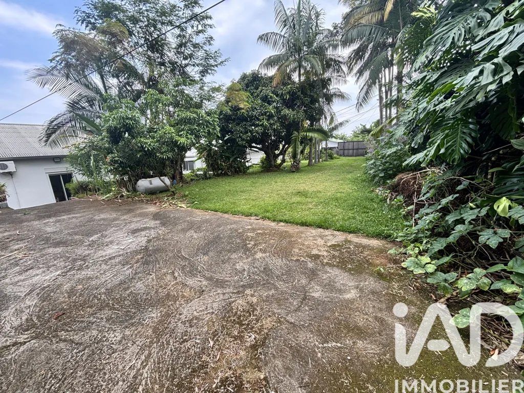 Aed - Buildable Land with Garden in Petite-Île