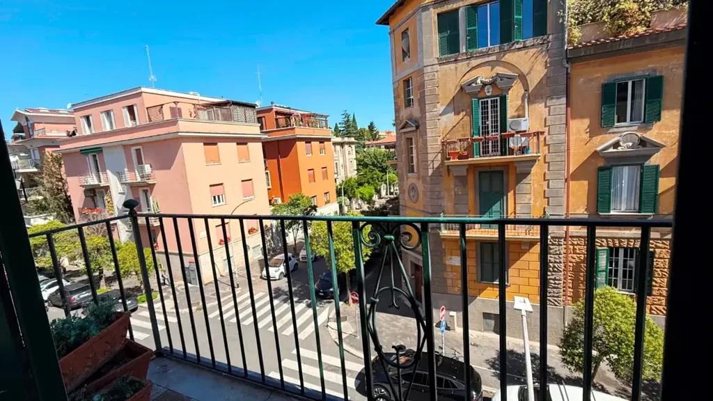 Rõdu - Charming Triplex with Balcony in Monteverde Vecchio