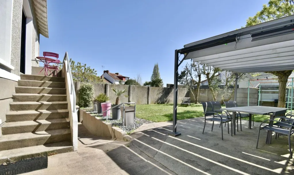 Terrass - 1950s House with Garden in Cholet