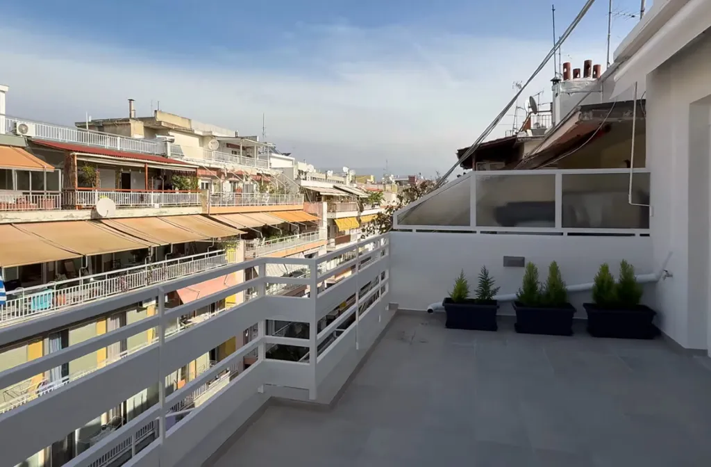 Balcon - Flat with Front Layout in Thessaloniki
