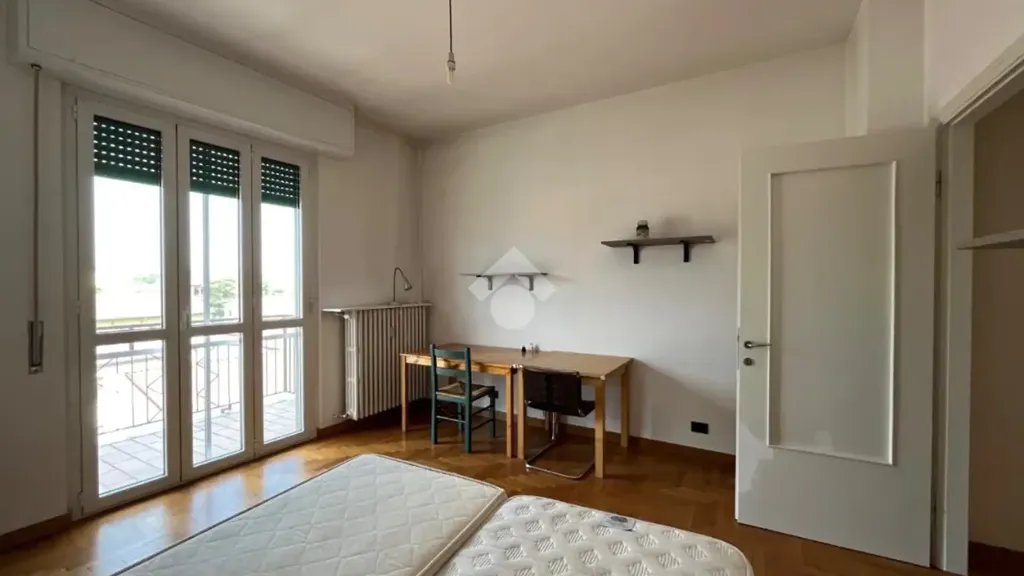 Chambres - Trilocale with Terrace in Pavia