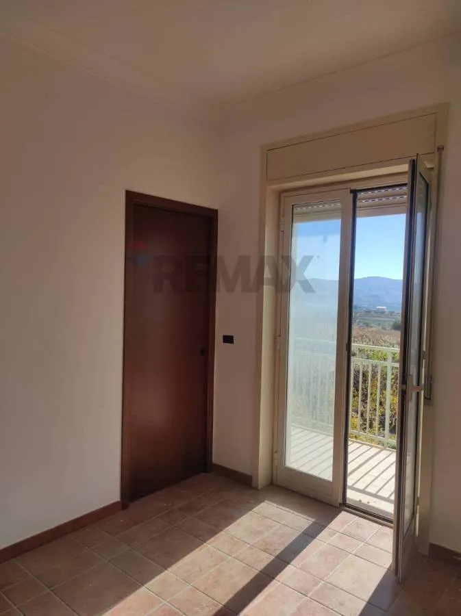 Pièces - Prestigious Apartment with Double Exposure in Favara