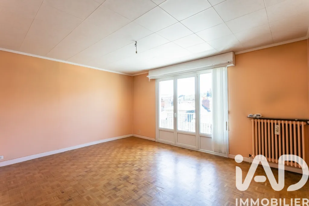 Toad - 3-Bed Apartment with Balcony near Brive Gare