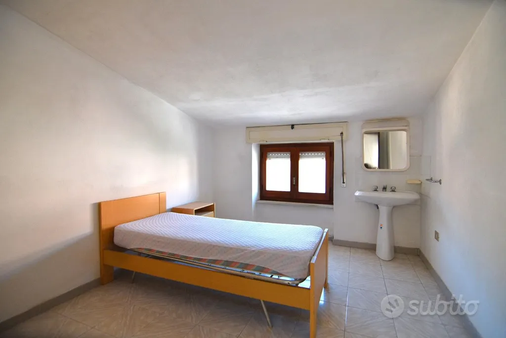 Spacious Apartment with Triple Exposure in Macomer