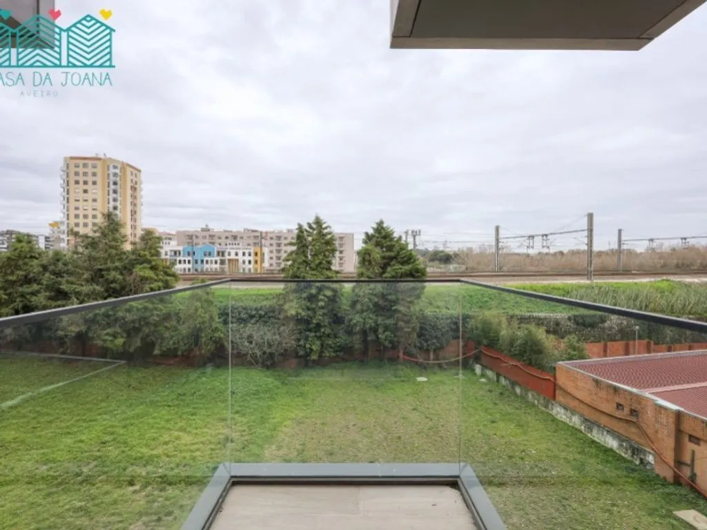 Terrasse - Luxury 3-Bedroom Apartment in Aveiro