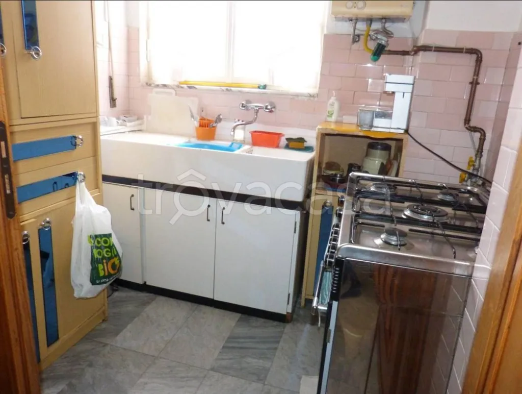 Köök - Apartment with Balcony in Fossano