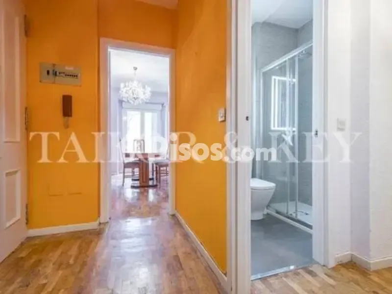 Entrée - Flat with Balcony in Lavapiés-Embajadores