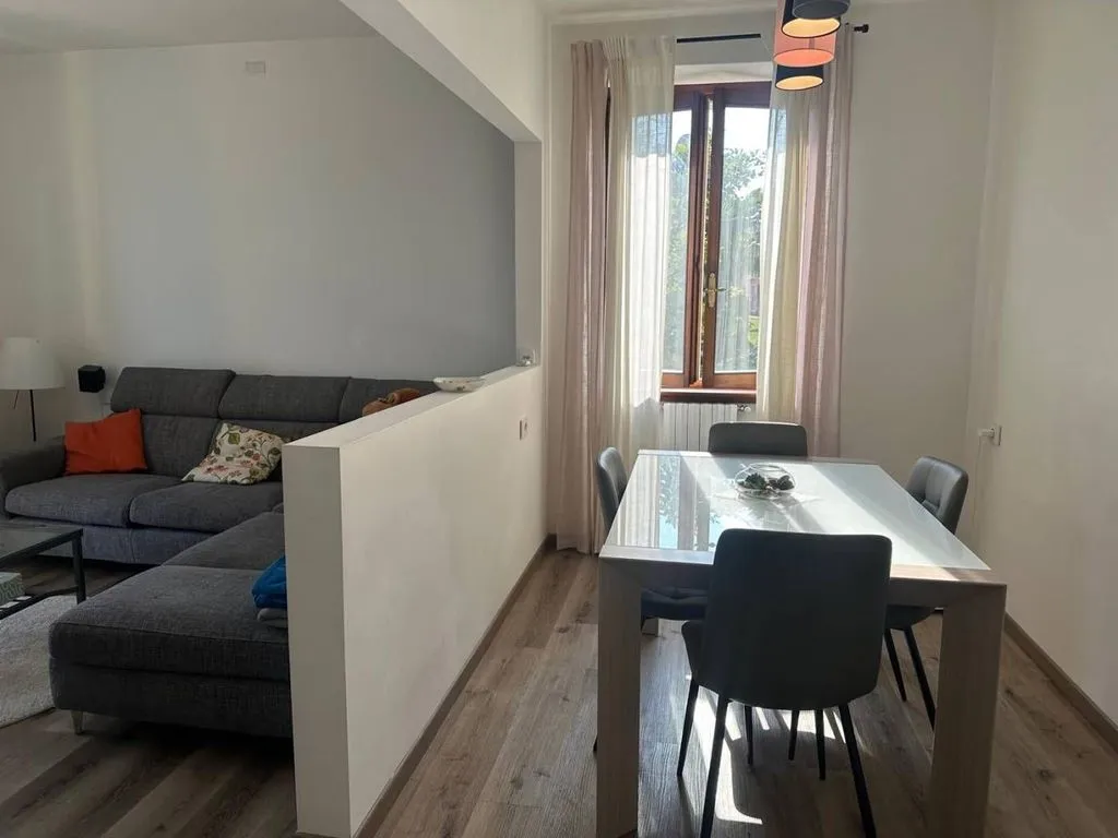 Salle à manger - Luxury Lake View Apartment in Moltrasio
