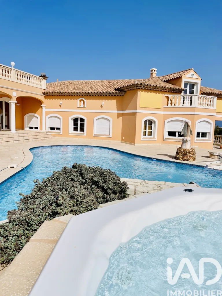 Piscine - Villa Moderne avec Vue Mer à Roquebrune-sur-Argens