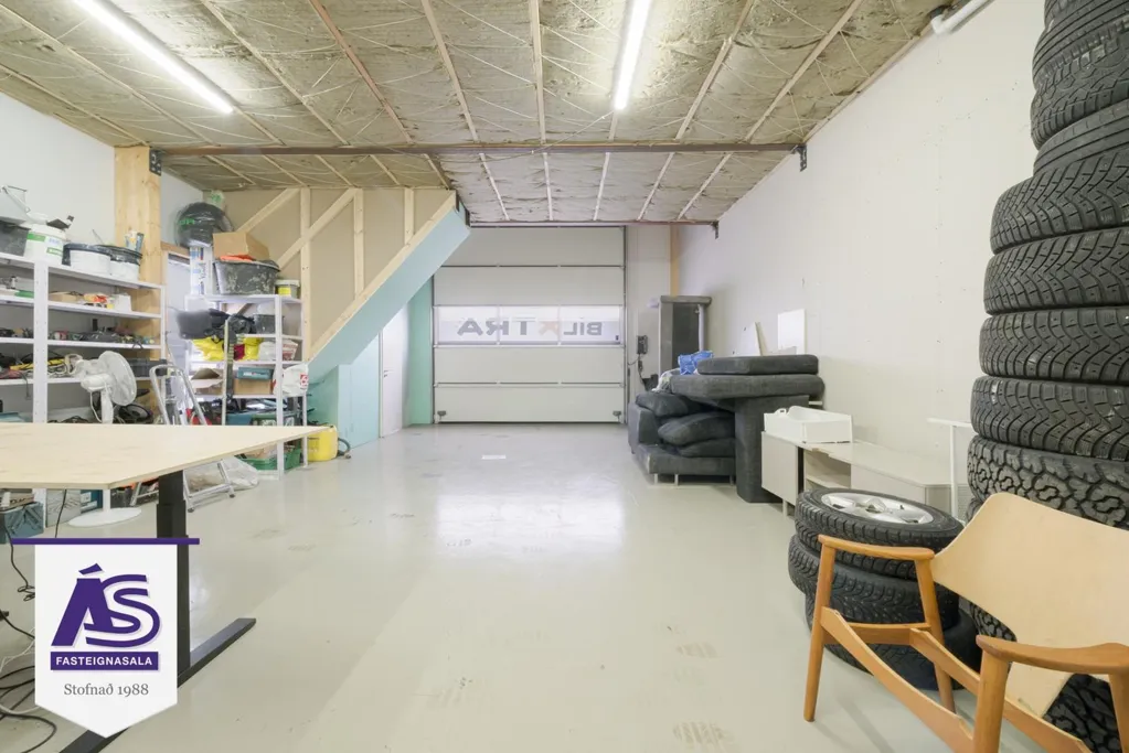 Garaaž - Industrial Unit with Loft in Hafnarfjörður