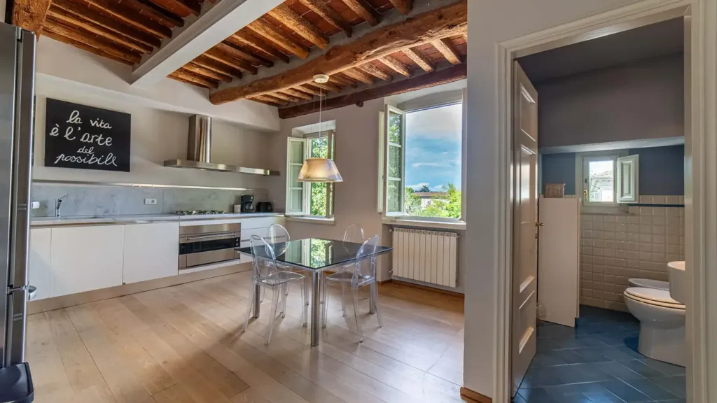 Köök - Apartment with Historic View in Lucca
