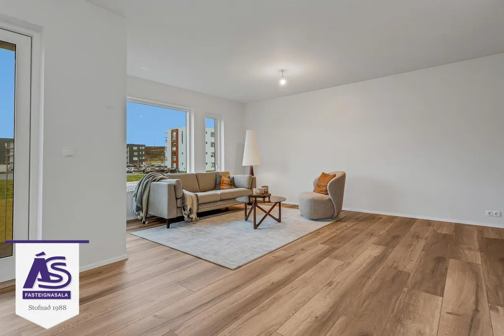 Soggiorno - New 2-4 Bed Apartments with Elevator in Skarðshlíð