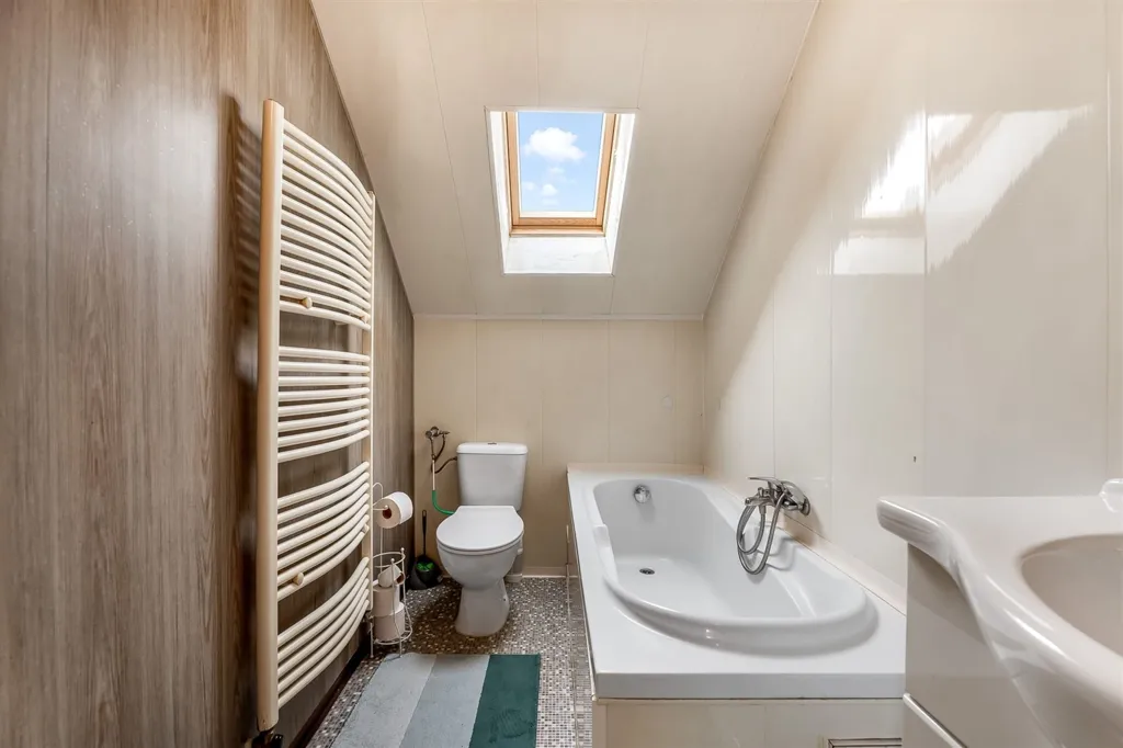 Salles de bain - Duplex avec Deux Chambres à Beringen