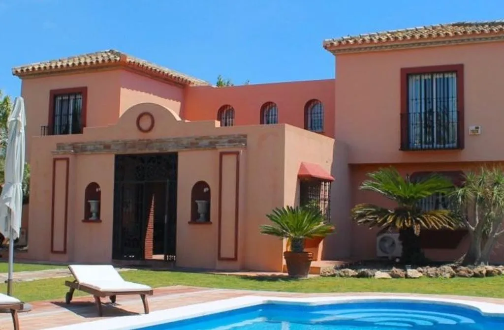 Piscine - Andalusian Villa with Pool in Estepona