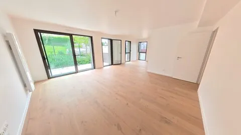 Séjour - Appartement 3 Pièces avec Terrasse à Dahouët