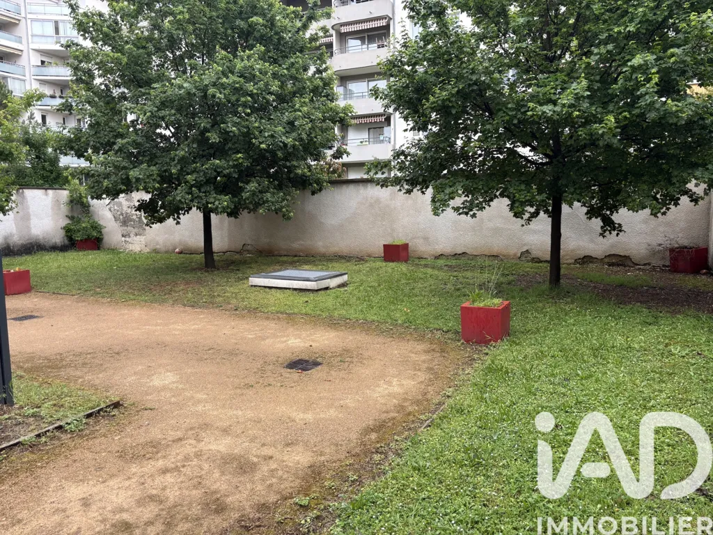 Jardin - Appartement avec Jardin et Garage à Lyon-8e