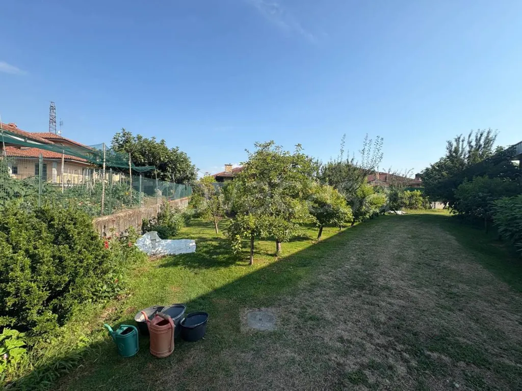 Jardin - Bifamiliar Villa with Commercial Space in Fossano