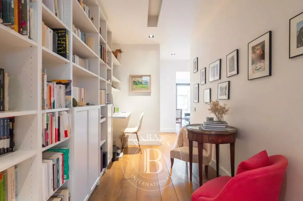 Bureau - Duplex Luxueux avec Jardin Privé à Marseille 8ème