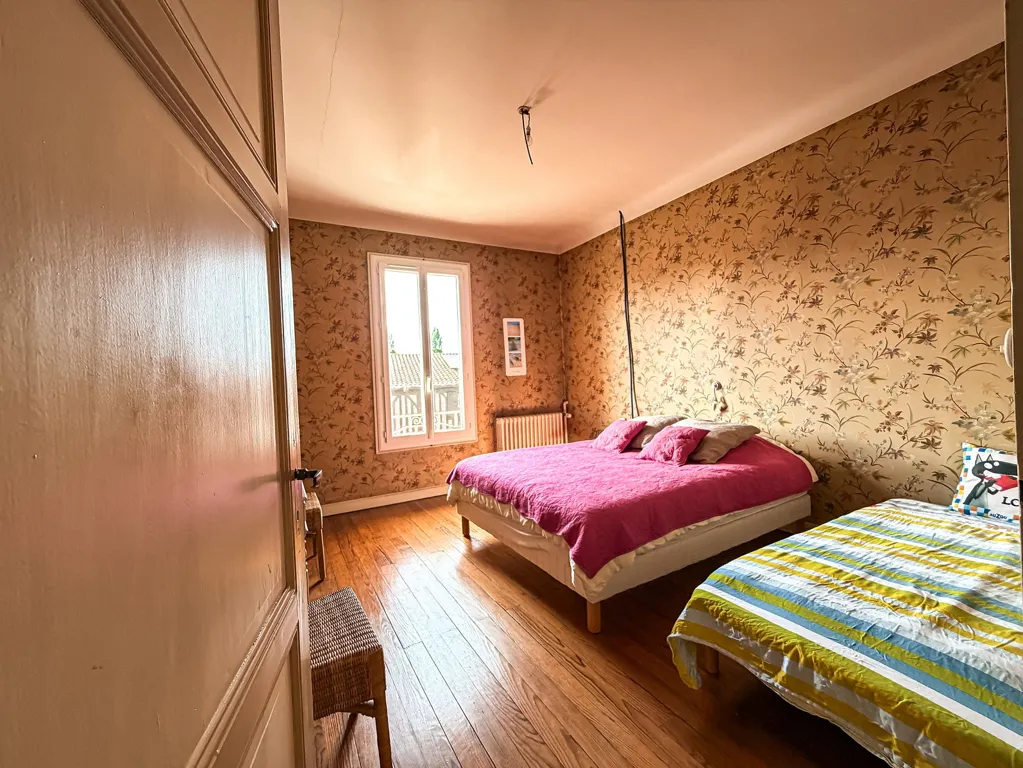 Chambres - Ensemble Immobilier avec Locaux Commerciaux à Lit-et-Mixe