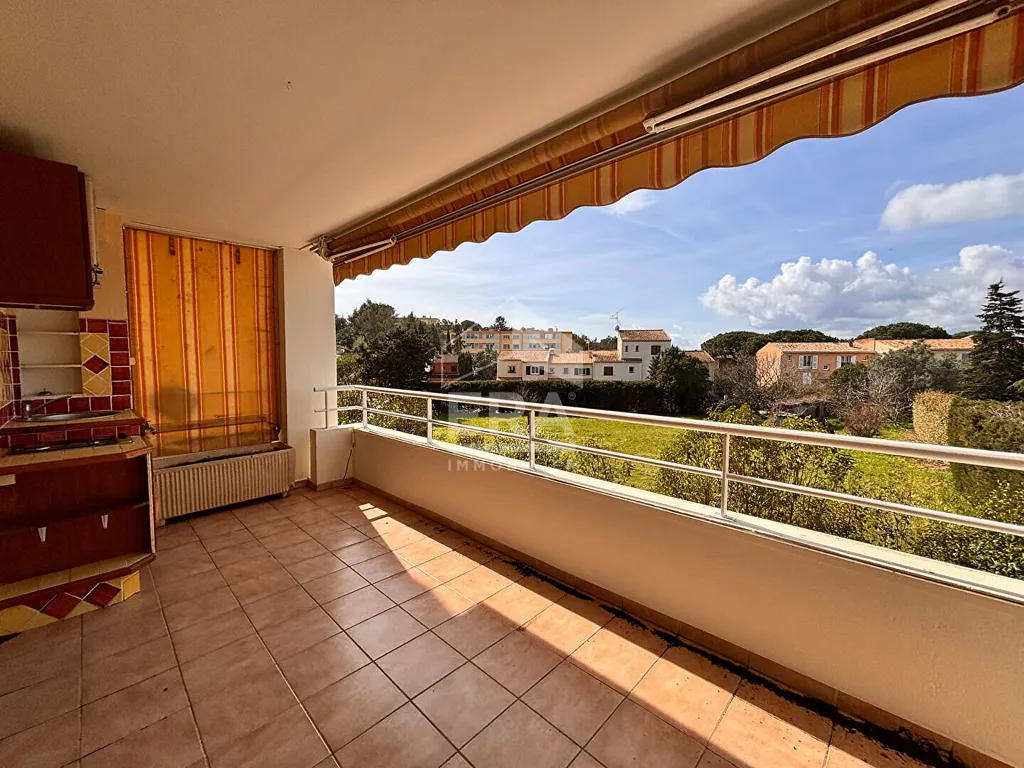 Rõdu - Apartment with Terrace in Saint-Raphaël