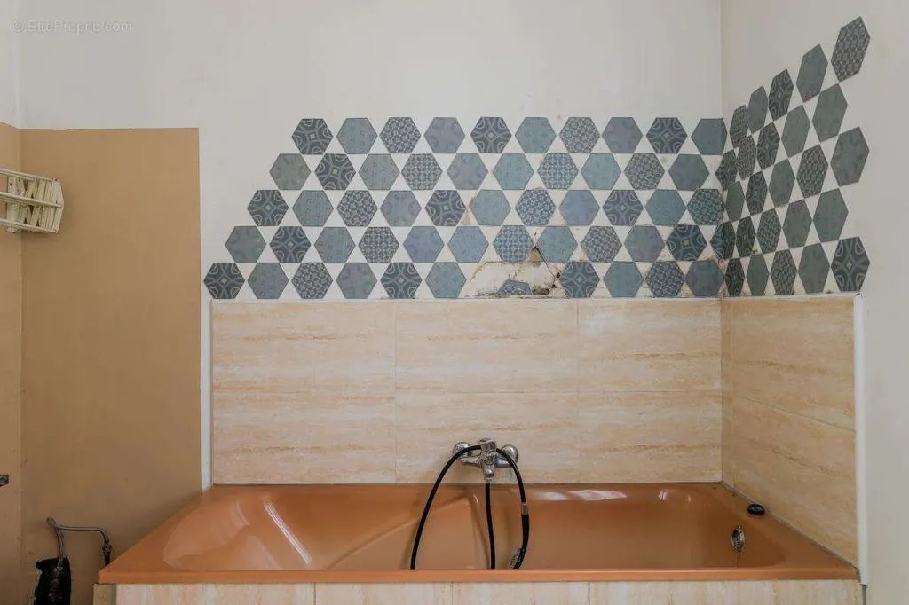Salles de bain - Maison Individuelle avec Jardin à Maubeuge