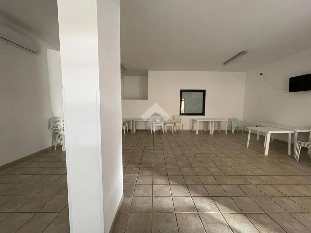 Pièces - Commercial Space with Double Frontage in Grottaglie