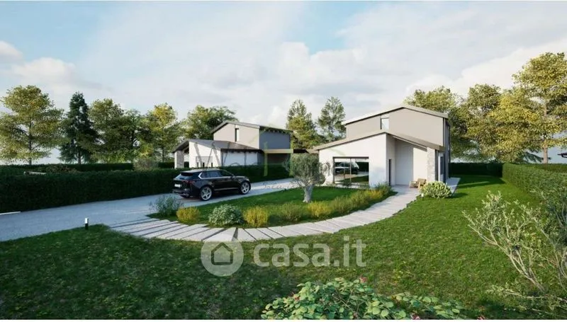 Contemporary Villa with Garden in Albavilla