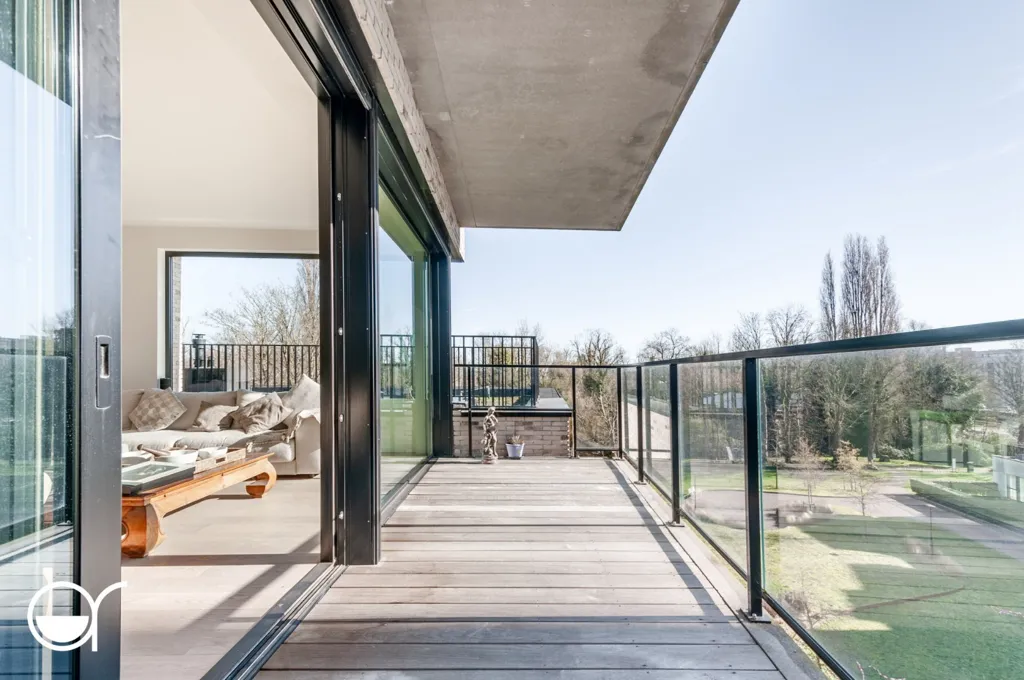 Rõdu - Duplex Apartment with Three Terraces in Gent