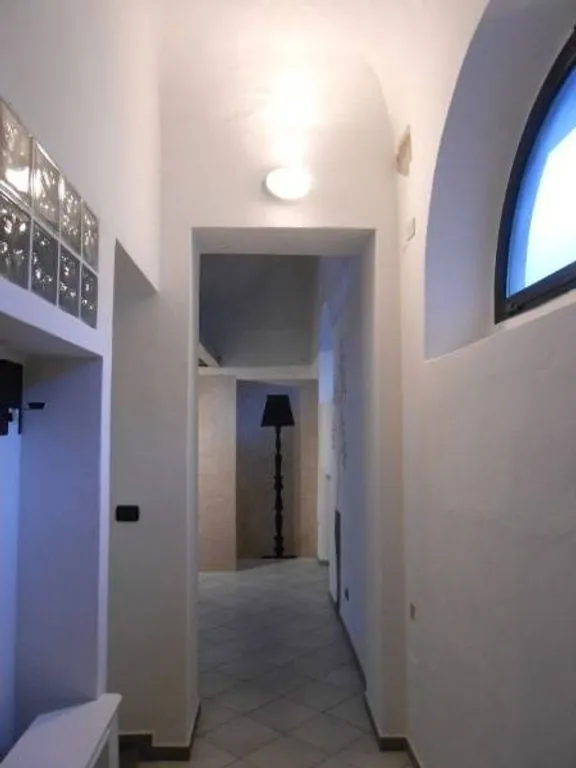 Esik - Luxury Apartment with Historic Features in Florence