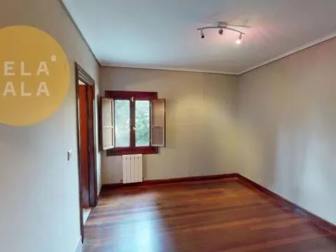 Magamistoad - Chalet with Extensive Land in Getxo