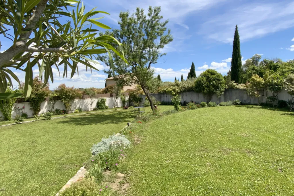 Garden - Luxury Villa with Pool near Uzès
