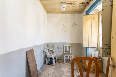 Toad - Two-Unit Building for Renovation in Alhos Vedros