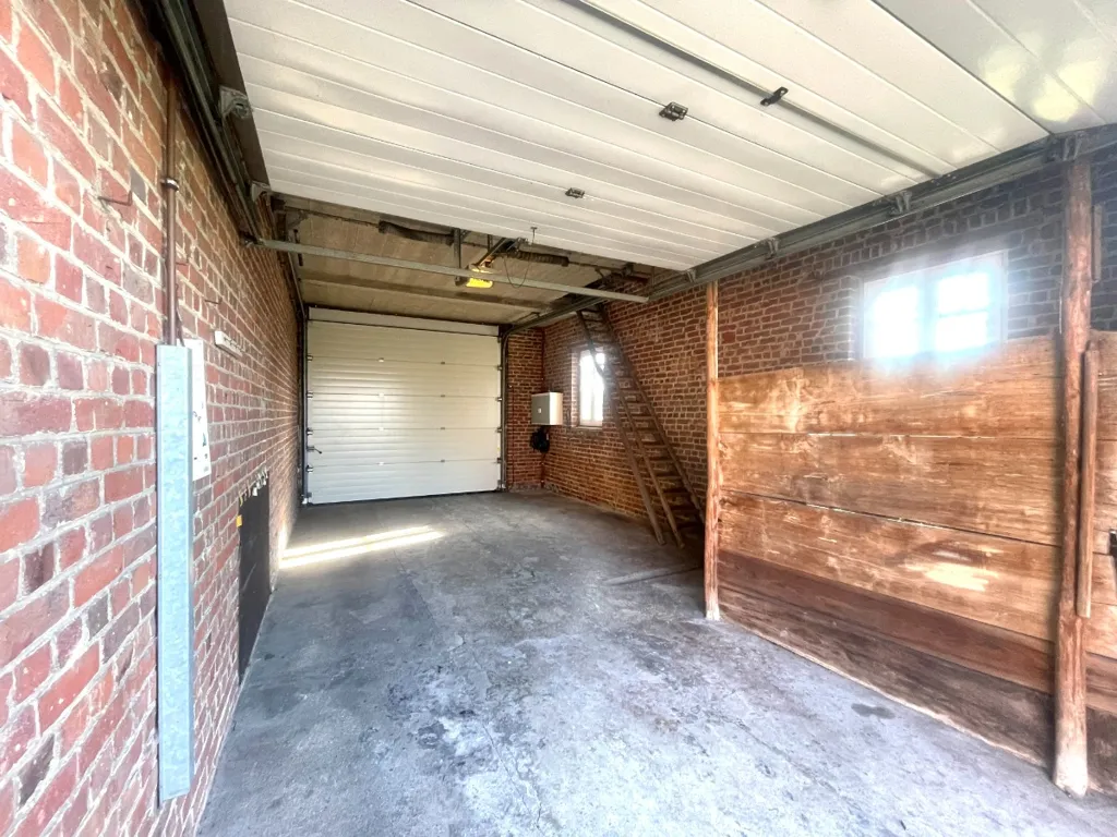 Garage - Maison avec Jardin et Garage à Moorslede