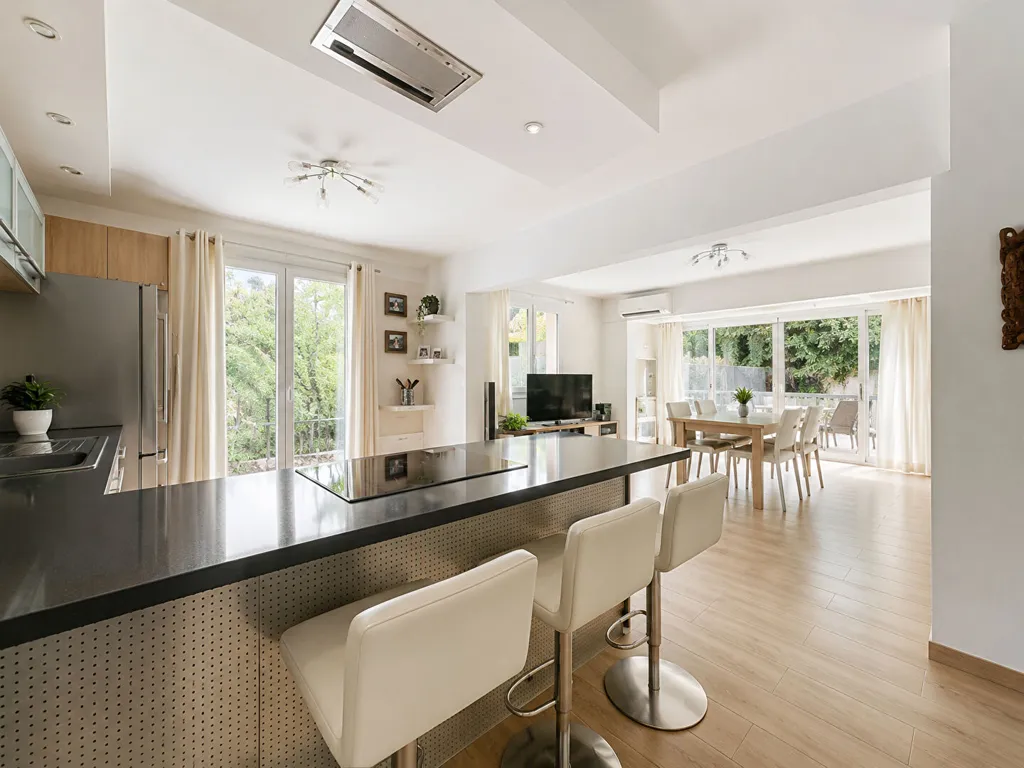 Cucina - Spacious House with Pool near Nyons