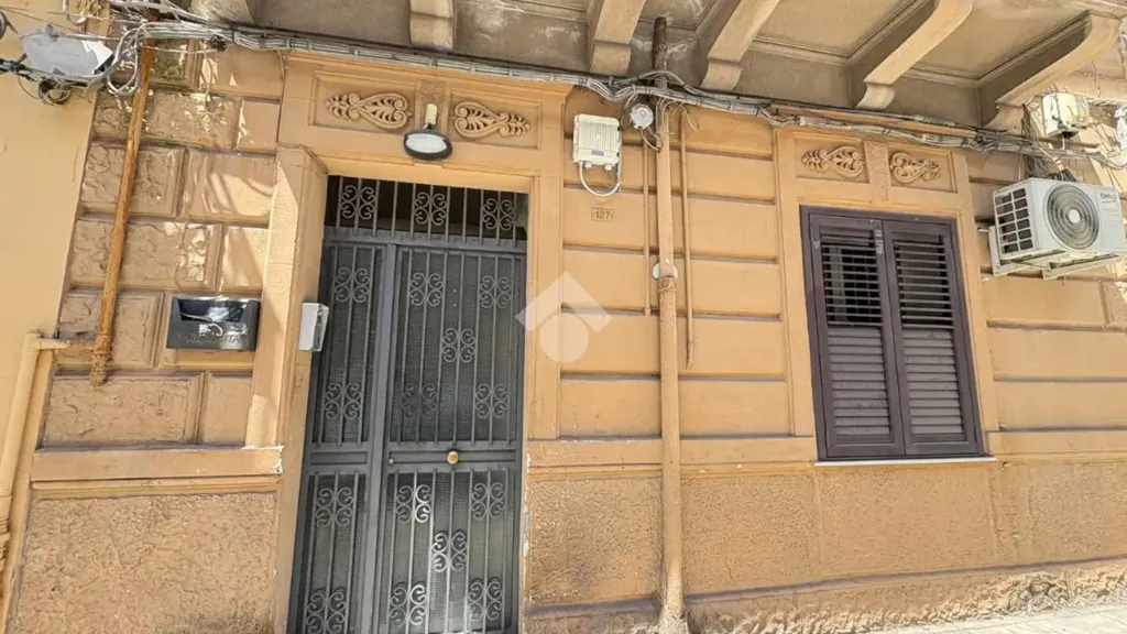 Exterior - Rustic 2-Bedroom Flat in Palermo