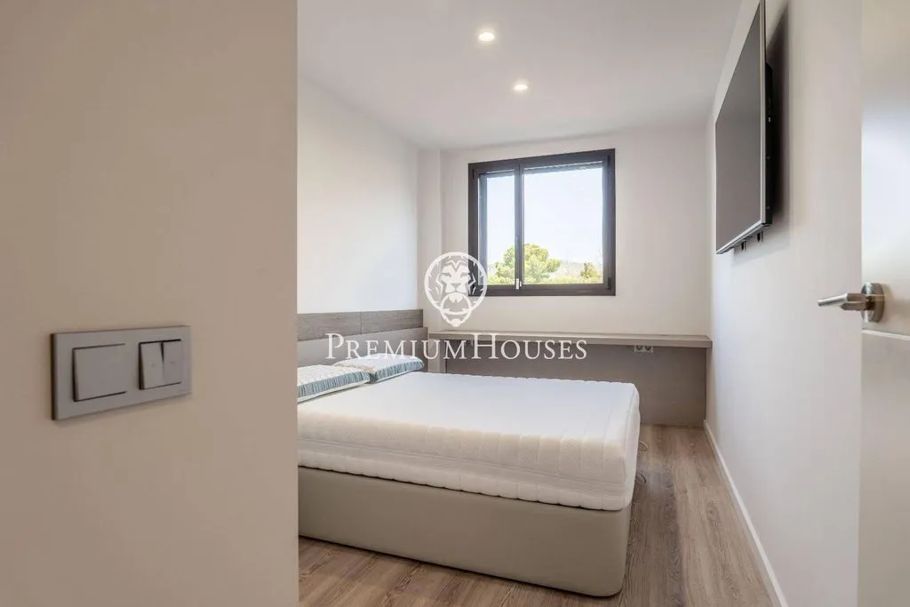 Magamistoad - Corner Flat with Pool in Sitges
