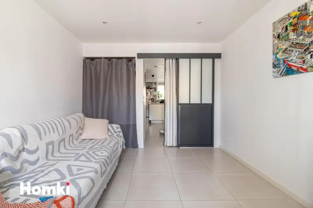 Séjour - Appartement Traversant avec Terrasse à Marseille 13007
