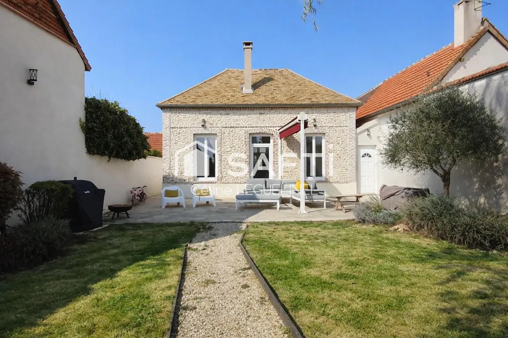 Jardin - Maison en Pierre Rénovée avec Terrasse à Goussainville