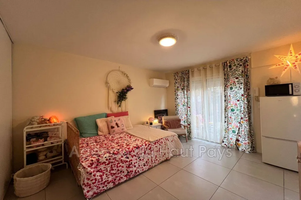 Chambres - Studio Rénové avec Jardinet à Cannes