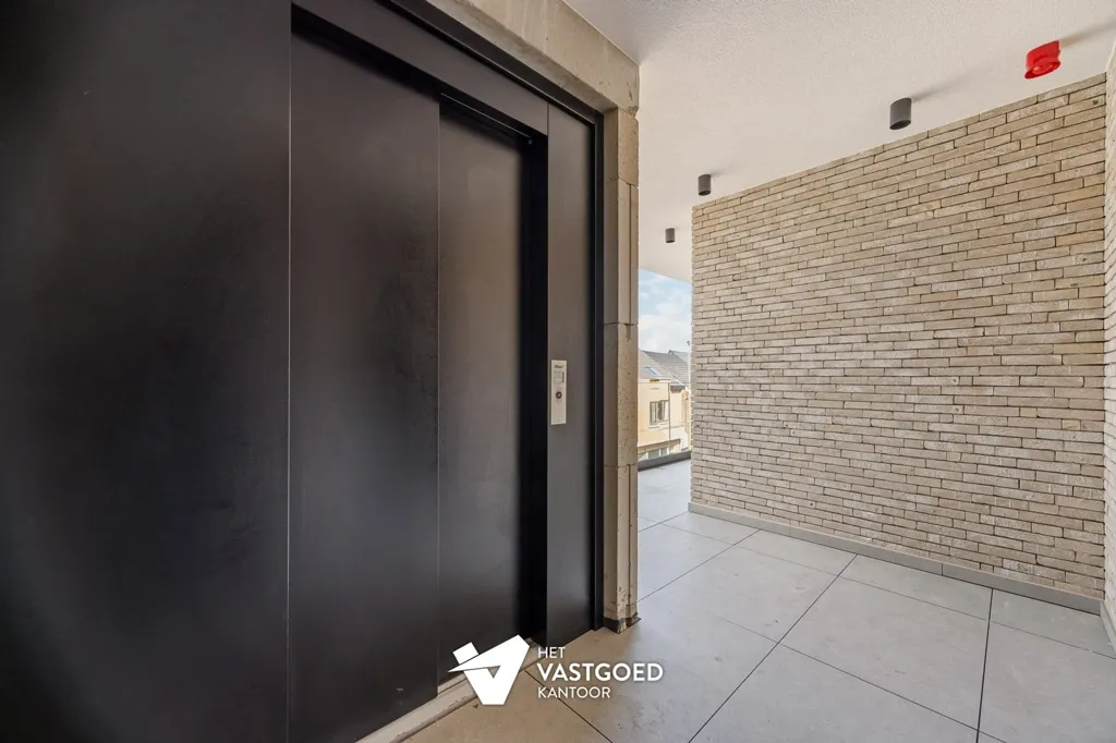 Esik - Newly Built 2-Bedroom Apartment in Ham