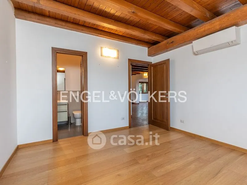 Pièces - Villa with Pool and Park in Rome North