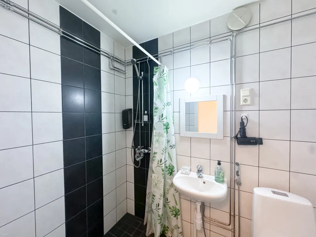 Bathrooms - Studio Flat with Modern Furnishings in Rovaniemi