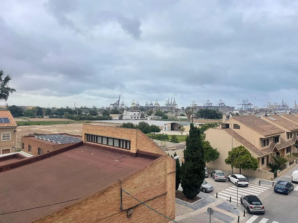 Balcon - Furnished Flat with Balcony in Pinedo