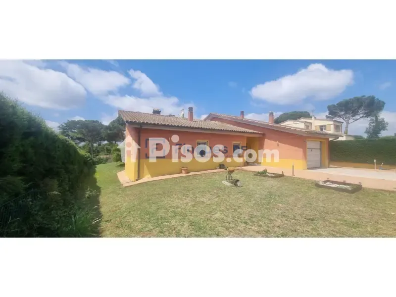 Välivaade - Spacious House with Garden in Caldes de Malavella