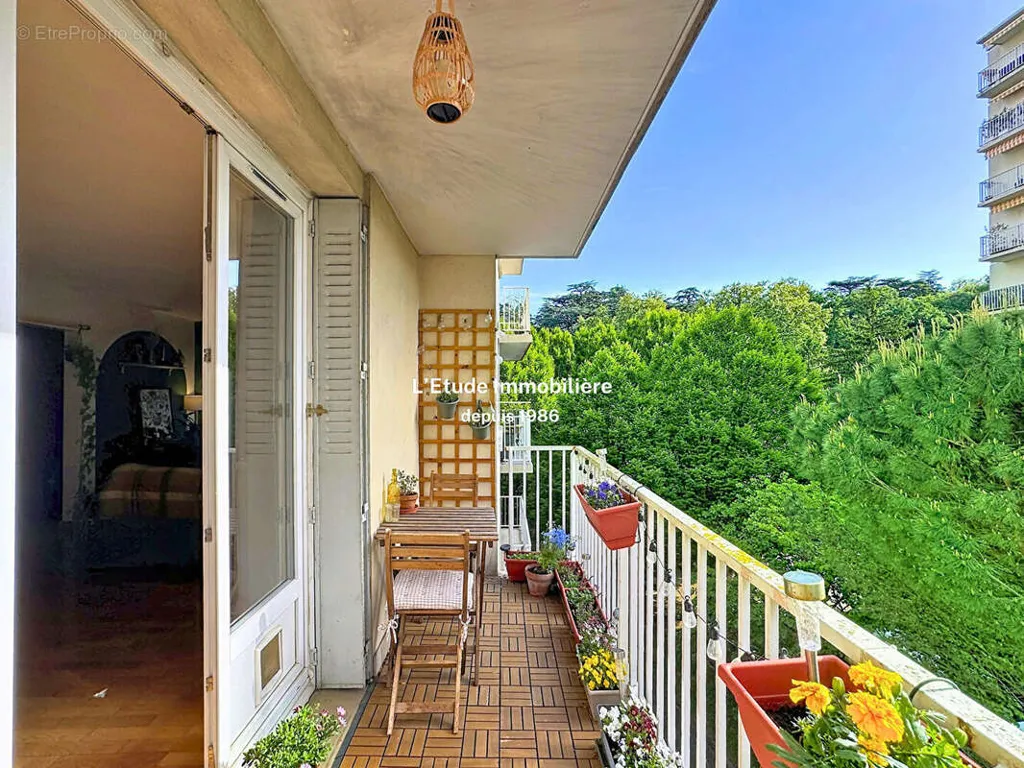 Balcon - Appartement Lumineux avec Balcons proche du Métro