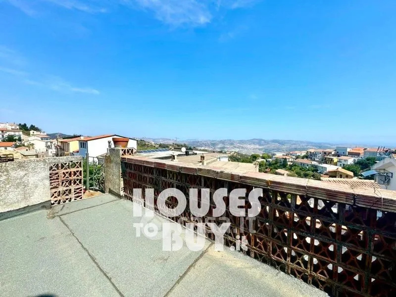 Terrass - Apartment with Panoramic Terrace in Carfizzi