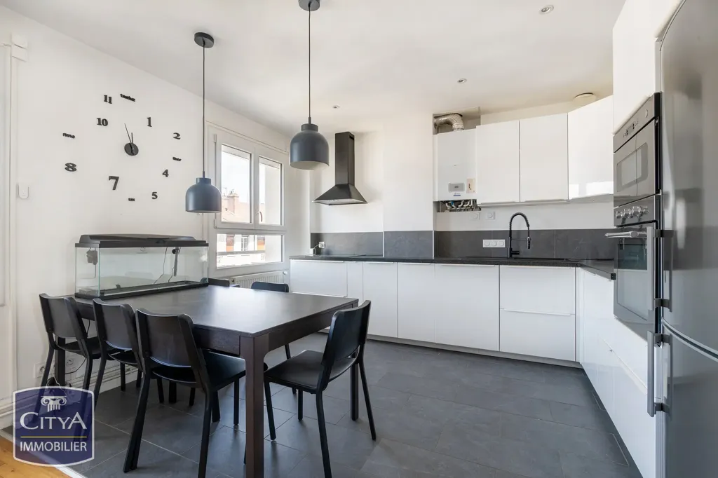 Cuisine - Appartement 3 Chambres avec Séjour Lumineux à Lyon 7e