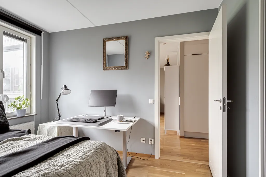 Camere da letto - Efficient Two-Bedroom Flat with South-Facing Balcony in Gothenburg